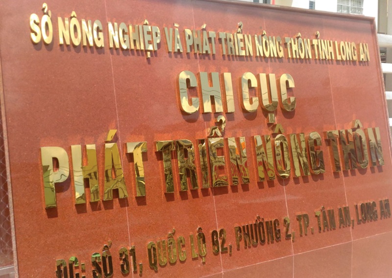 làm chữ nổi inox