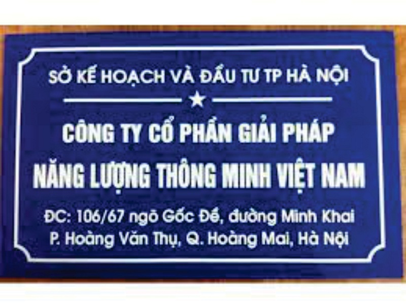 làm biển công ty mica 