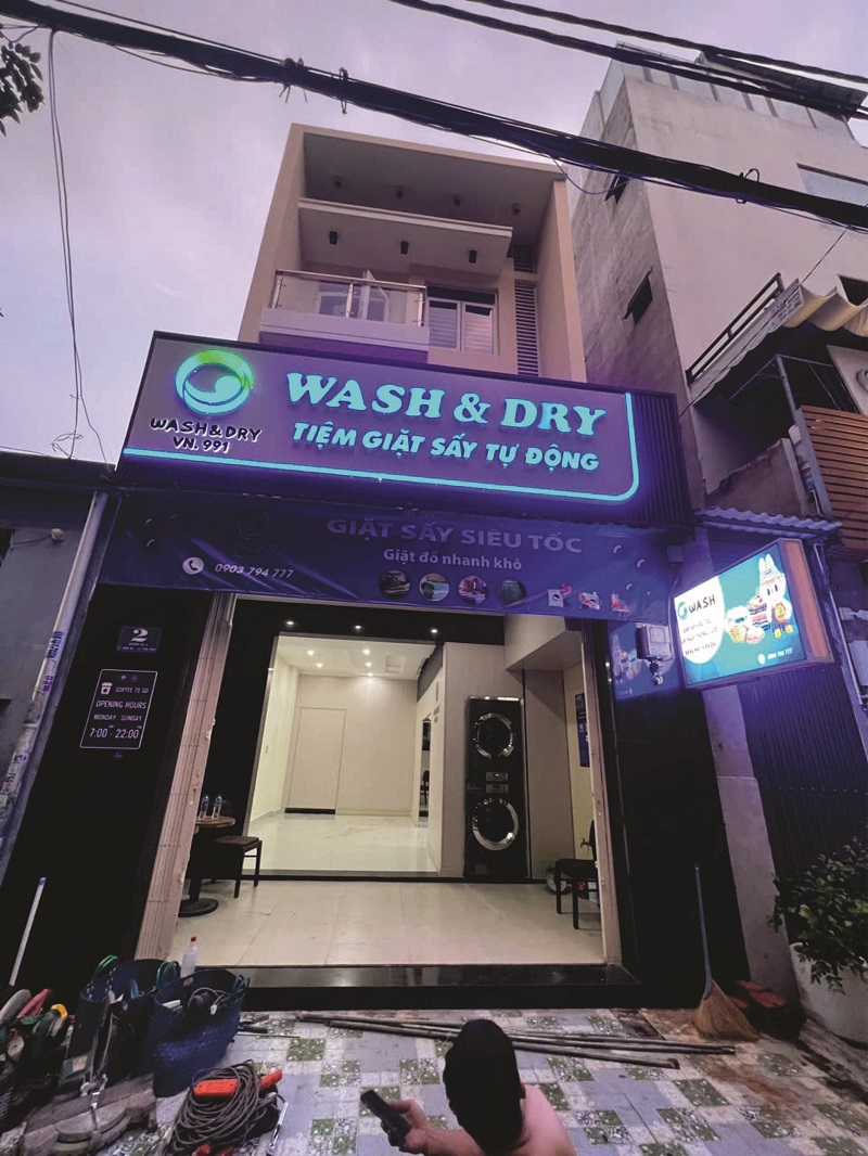 Biển quảng cáo có đèn đẹp