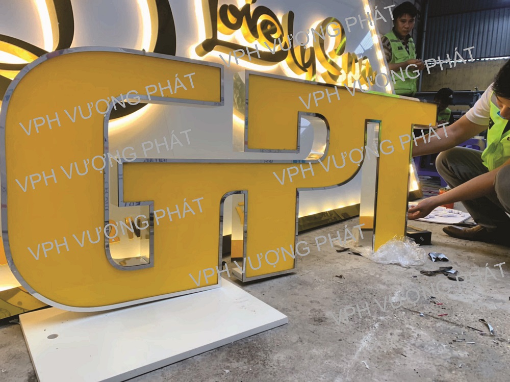 Chữ nổi alu có đèn