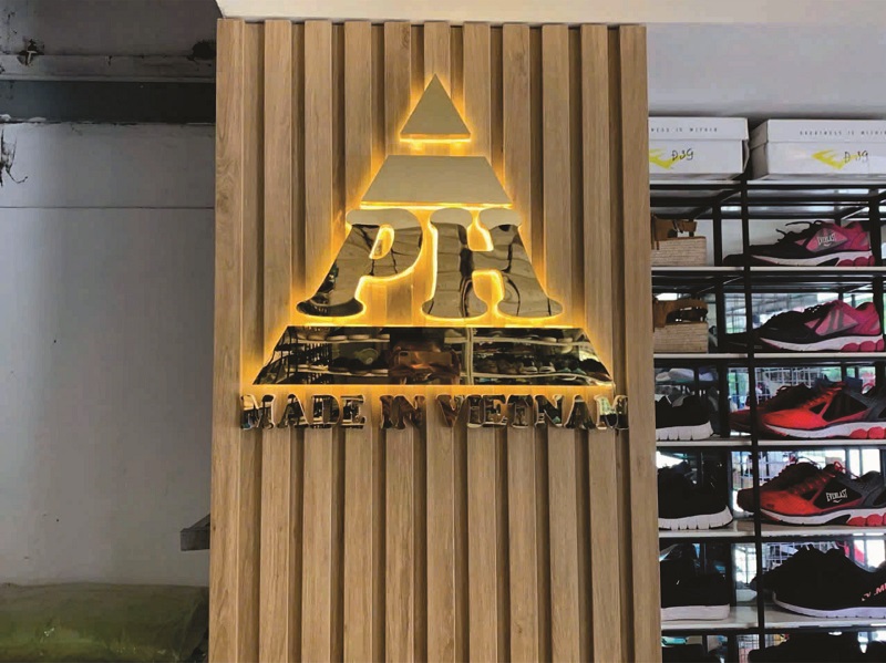Logo inox nổi có đèn